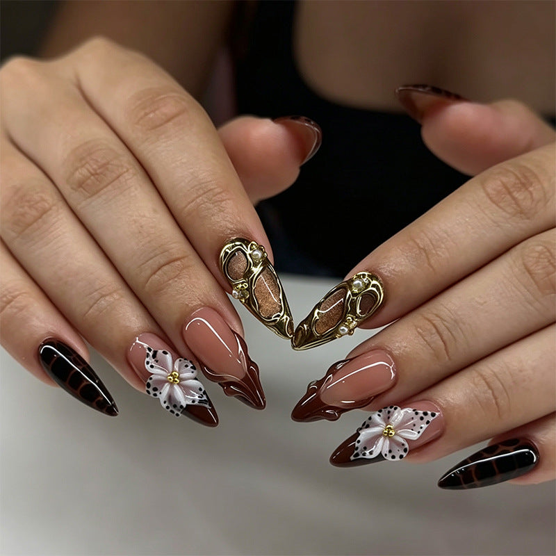 Artificial nail set with extravagant 3D design and elegant embellishments Bowlift