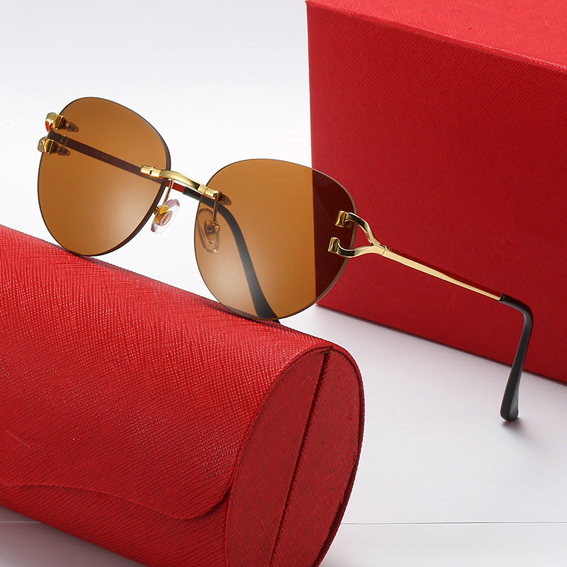 Ladies elegant Cat-Eye sunglasses with gold accents and UV protection Bowlift