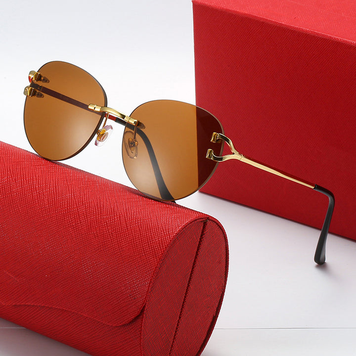 Ladies elegant Cat-Eye sunglasses with gold accents and UV protection Bowlift