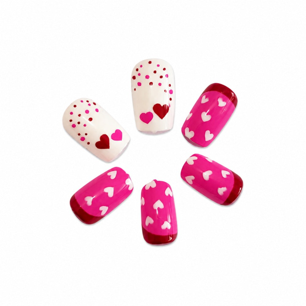 Artificial nails with romantic heart design and creative details Bowlift