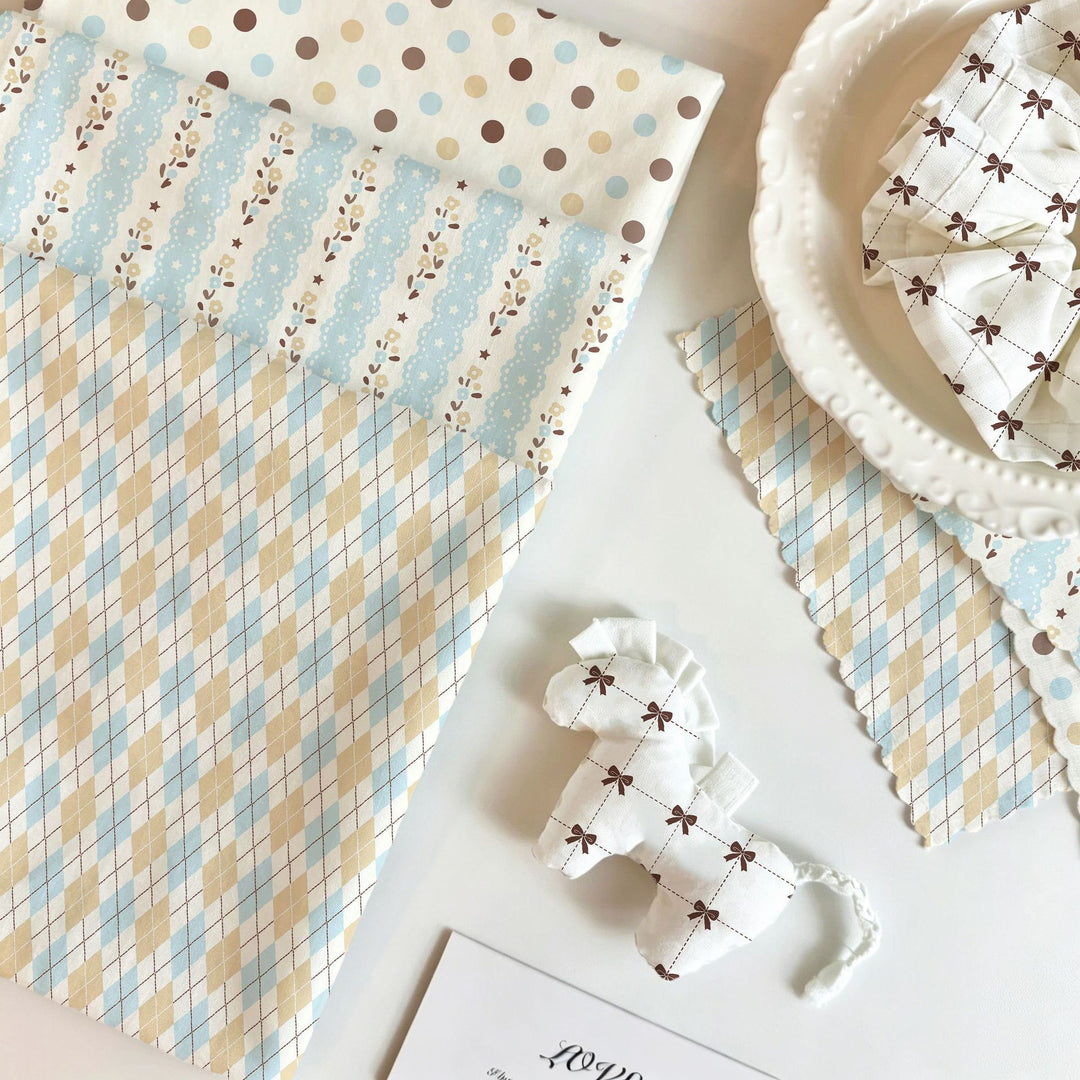 Stylish Checkered Table Cover