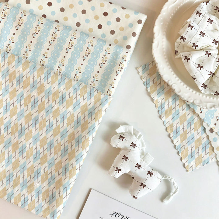 Stylish Checkered Table Cover