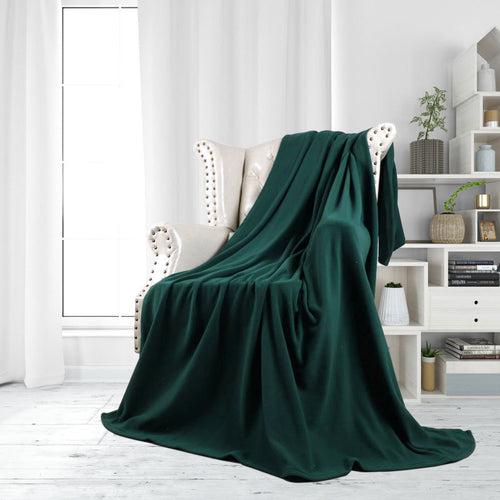 Ladies luxurious and cuddly living room blanket Bowlift
