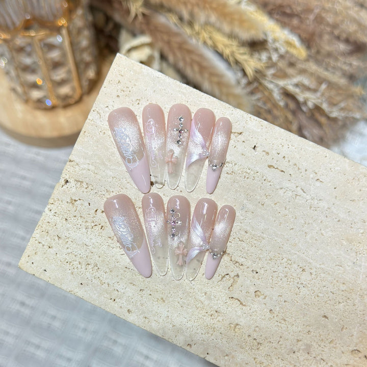 Elegant Stiletto Press-On Nail Set with Intricate Designs Bowlift