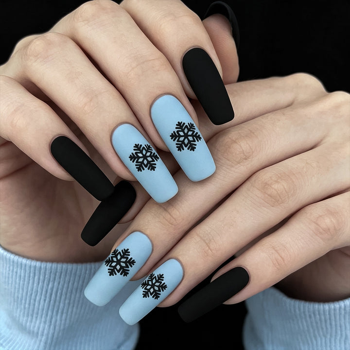 Winter-Themed Long-Lasting Nail Art Bowlift