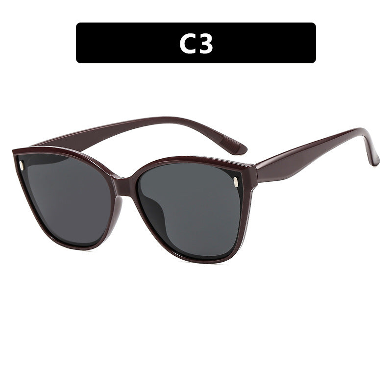 Women Cat-Eye Sunglasses with protective UV filter and stylish Frame Bowlift