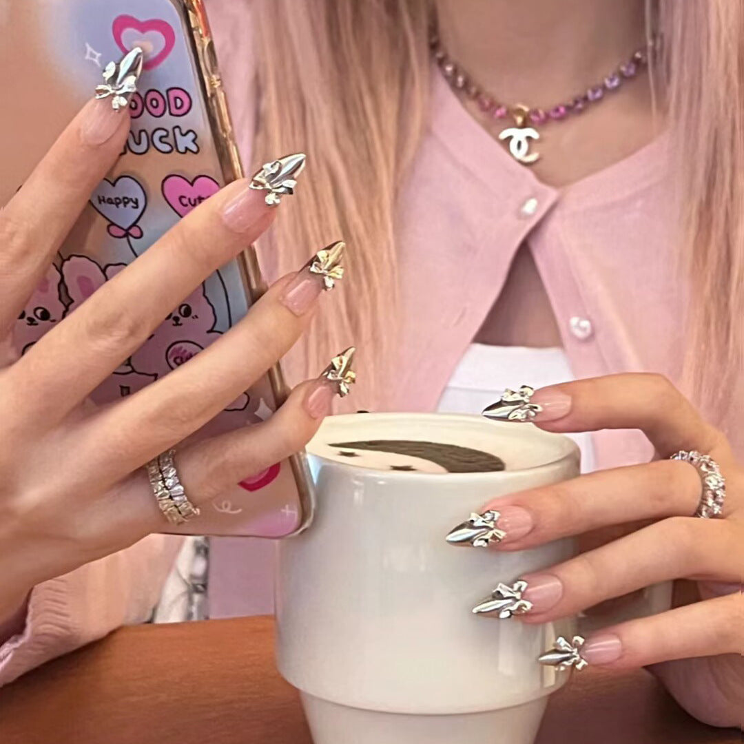 Artificial nails with luxurious 3D embellishments Bowlift