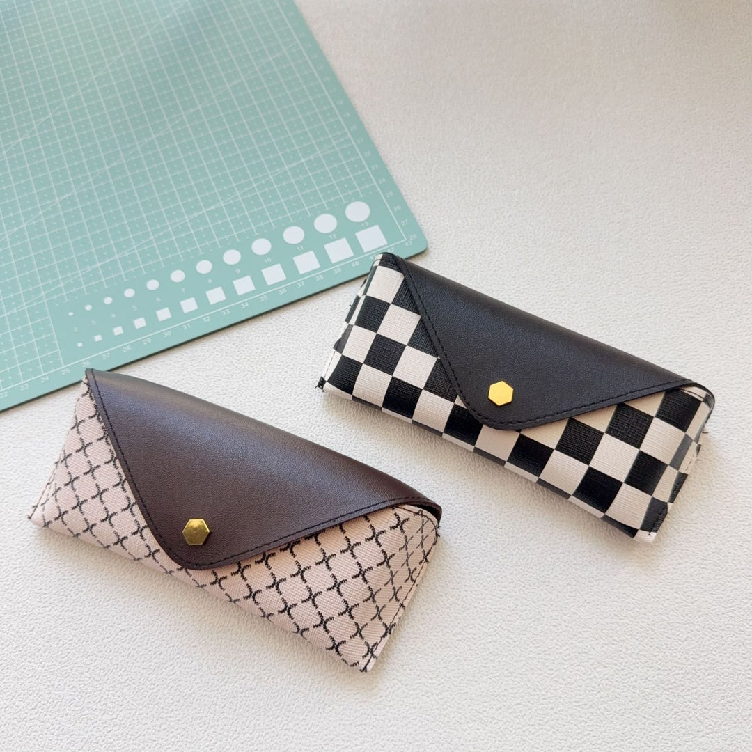 Checkered Pattern Eyewear Case Bowlift