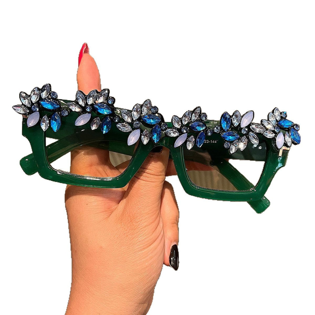 Ladies Glamorous Sunglasses Bowlift