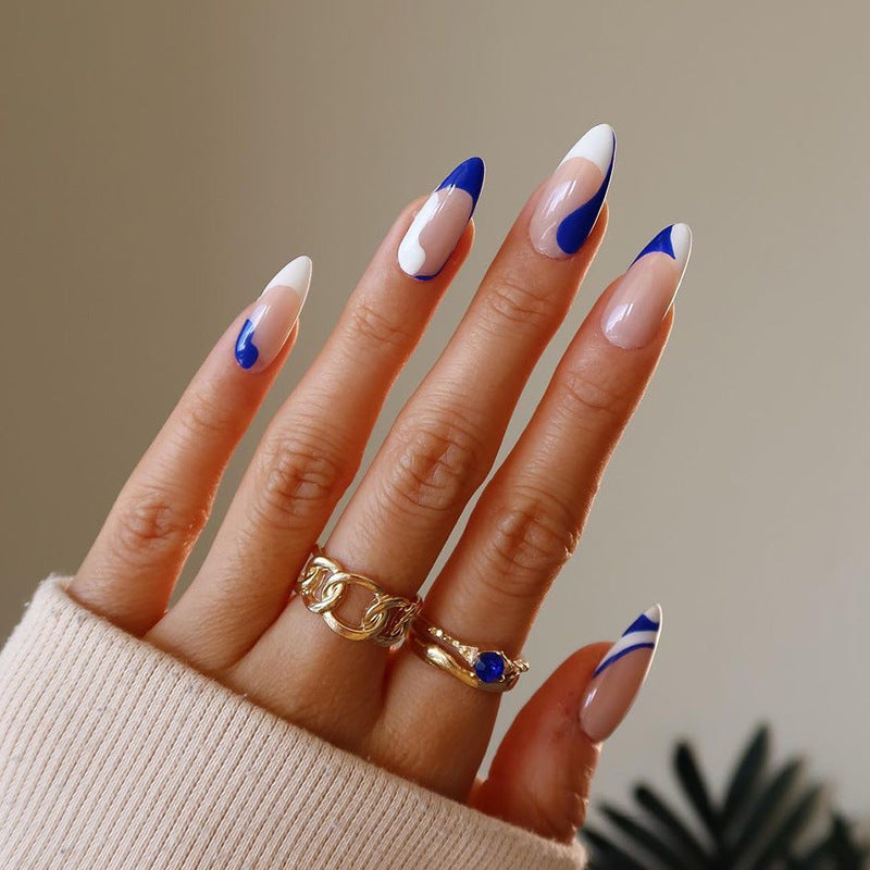 Artful nail extensions with an elegant leaf pattern Bowlift