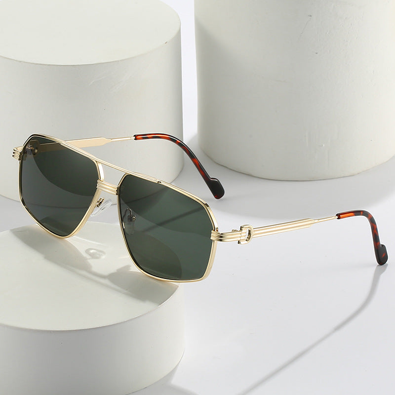 Stylish Rectangular Eyewear Bowlift