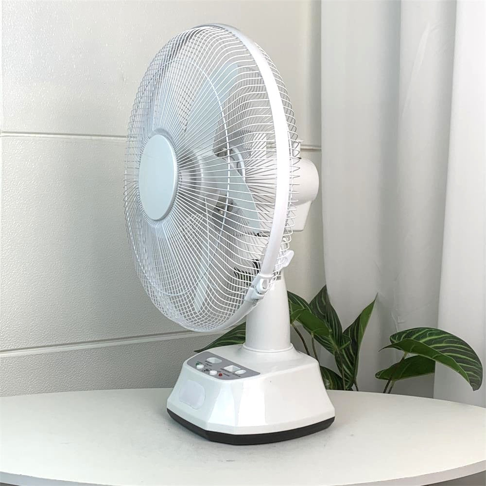 Unisex nan leiser USB table fan with multi-blade design, oscillating tilt function and timer Bowlift