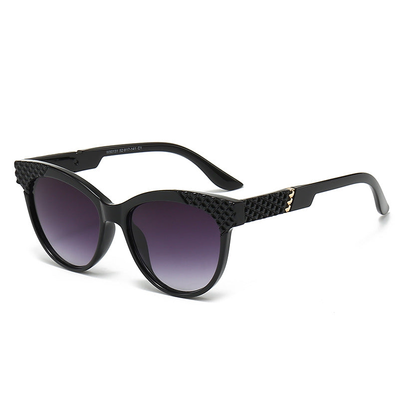 Women's Cat-Eye Sunglasses with Structured Frame and UV Protection Bowlift