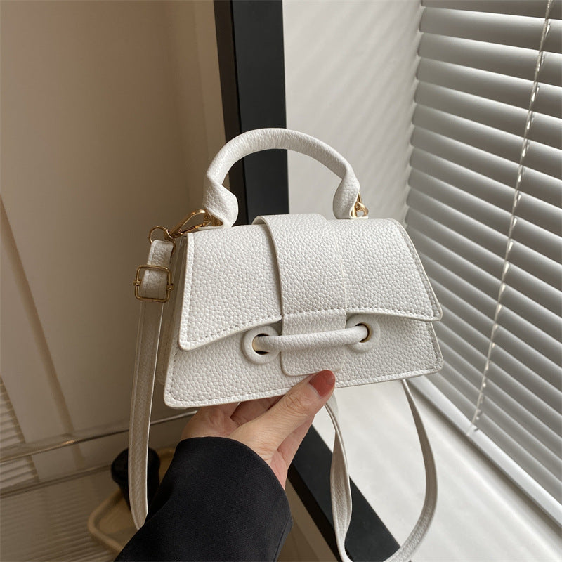 WoLuxurious Textured Leather Shoulder Bag Bowlift