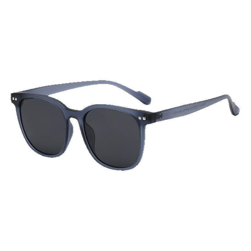 Women timeless sunglasses in modern rectangular design Bowlift