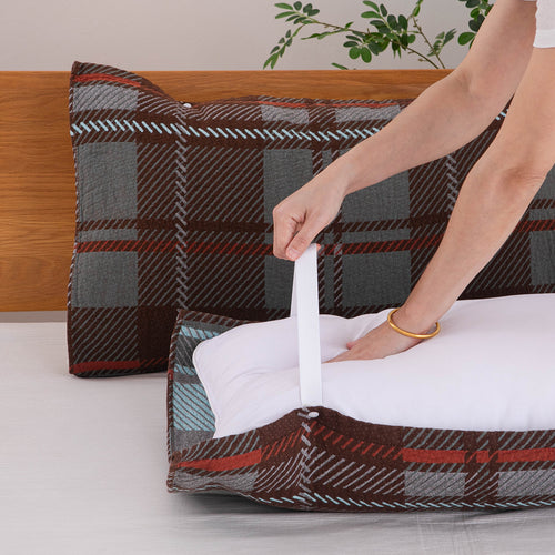 Unisex pillow with practical carrying handle Bowlift