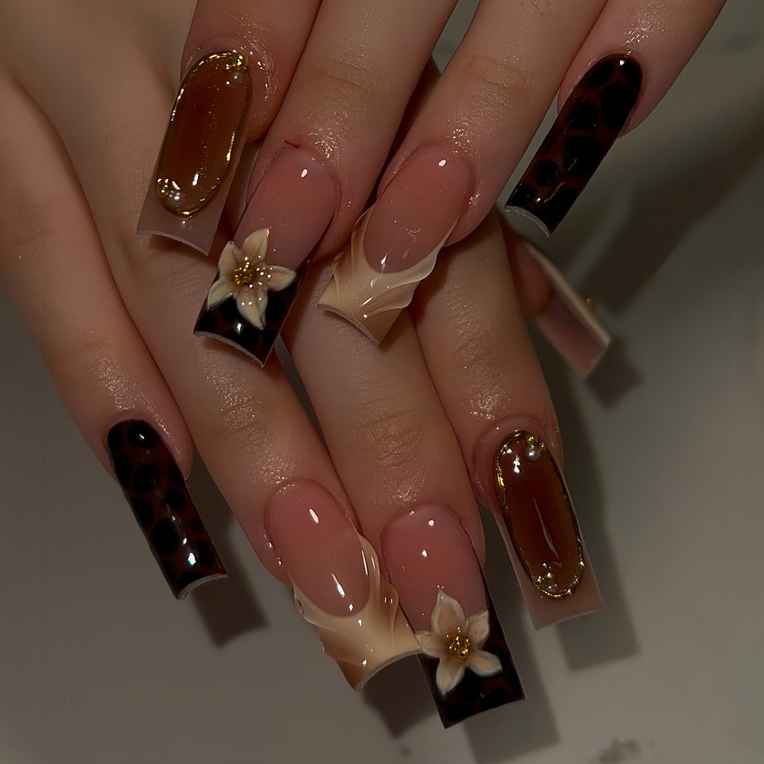 Decorative Patterned Press-On Nail Extensions Bowlift