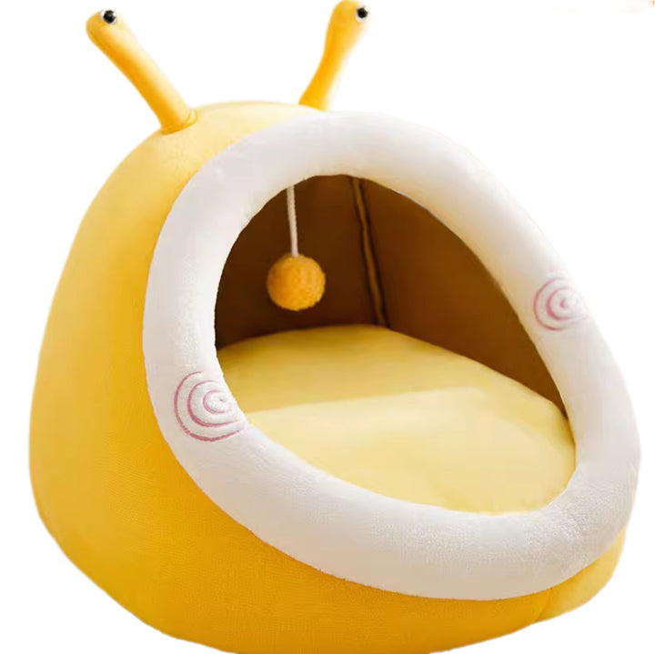 Apple-Shaped Cozy  Hideaway  Dog Bed