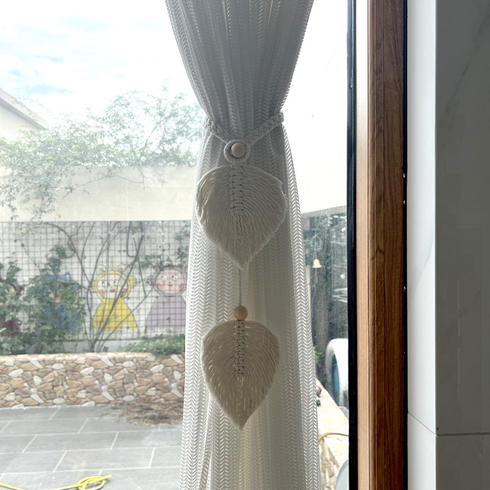 Decorative Leaf Keychain Bowlift