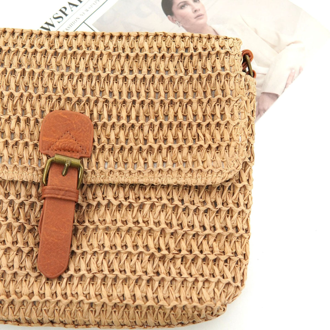 Shoulder bag made of woven natural material with adjustable leather shoulder strap Bowlift