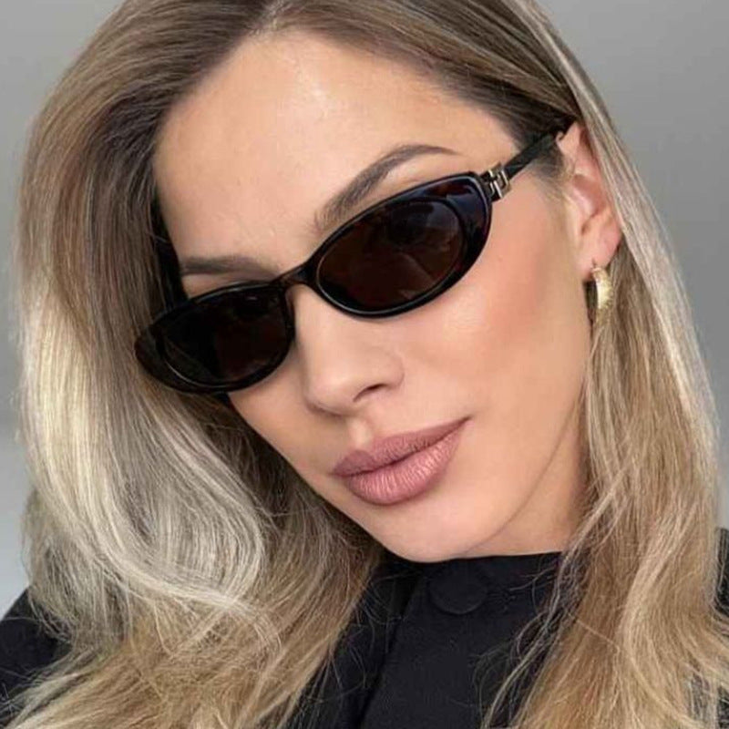 Women Cat-Eye Sunglasses with Stylish Frame and Luxurious Accents Bowlift