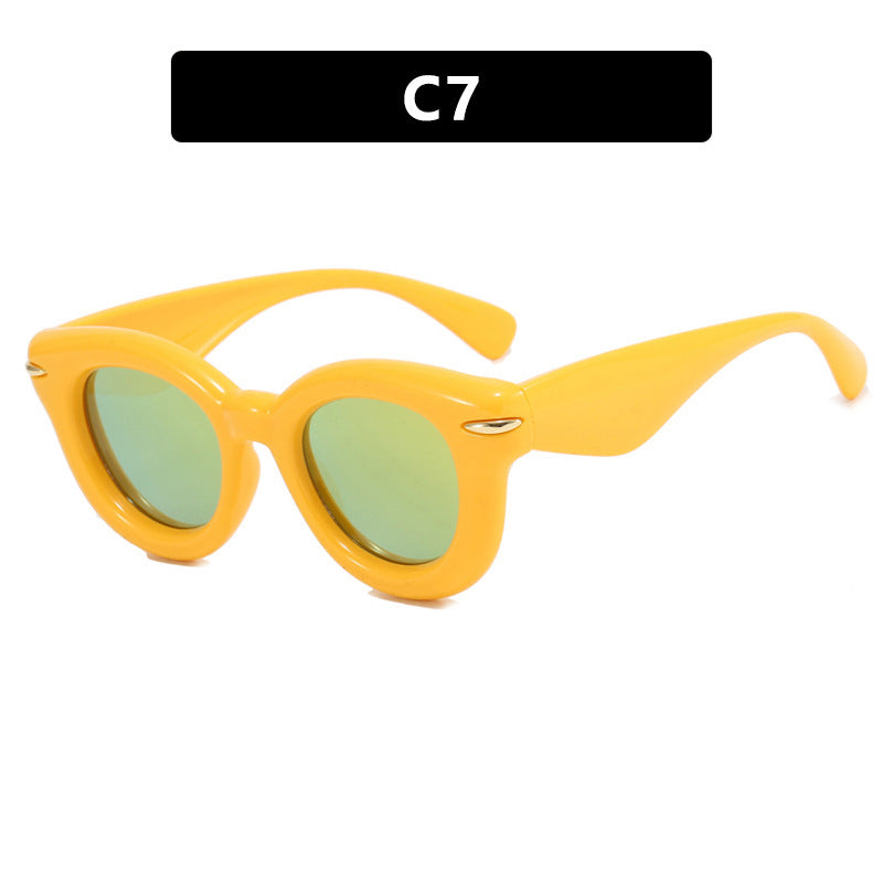 Women Cat-Eye Sunglasses with extravagant frame and protective UV protection Bowlift