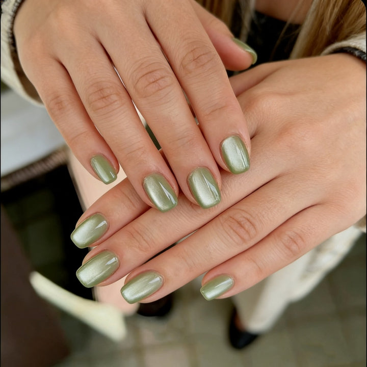 Glossy Elegant Press-On Nail Set Bowlift
