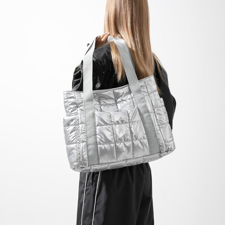 Practical and Stylish Tote Bag with Padded Design Bowlift