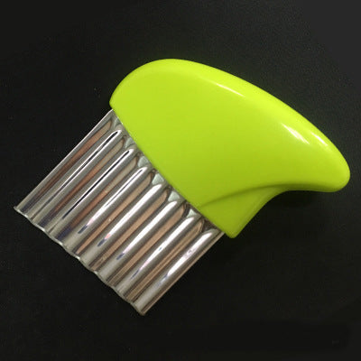 Practical dough cutter with ergonomic handle Bowlift