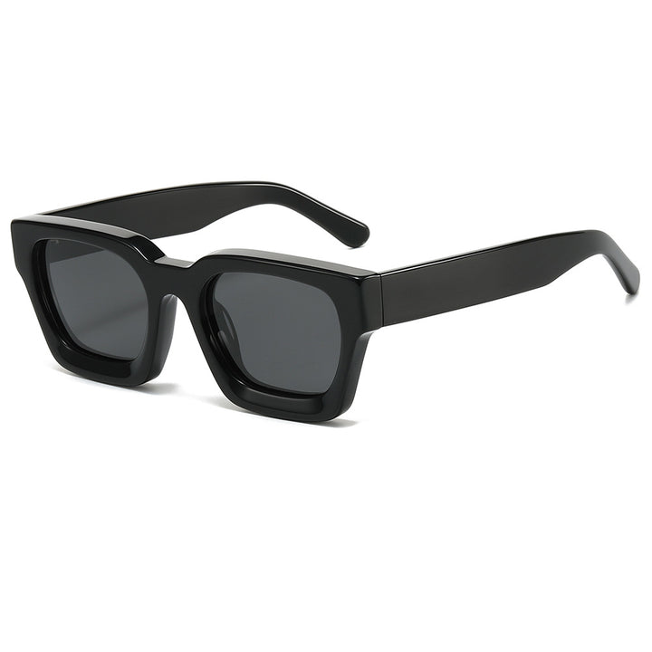 Women's designer sunglasses with modern, square frame and UV protection Bowlift