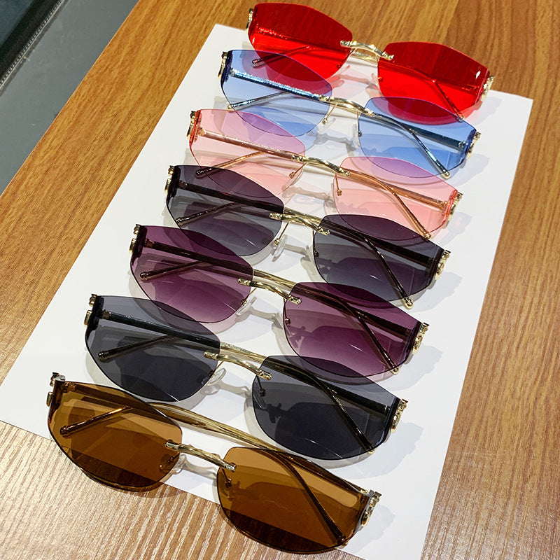 Women's fashionable sunglasses with innovative checkered design Bowlift