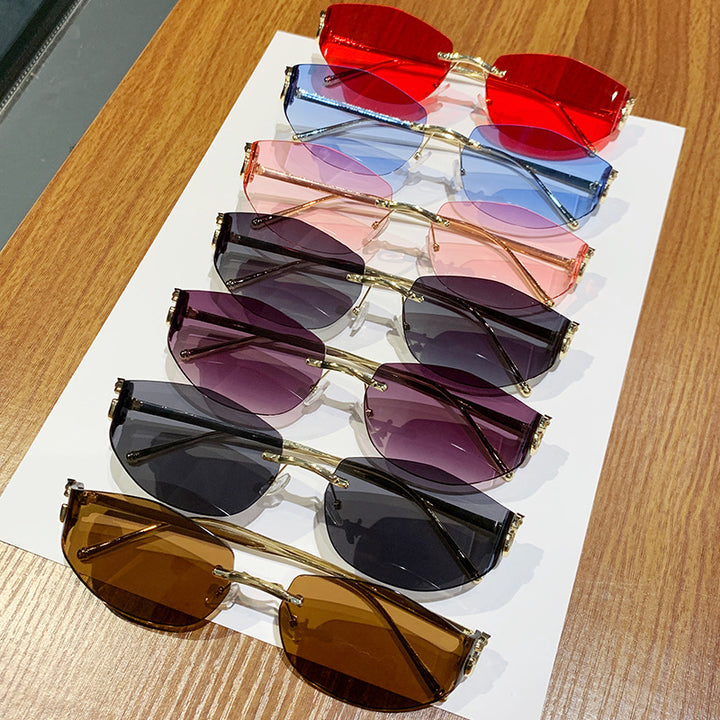 Women's fashionable sunglasses with innovative checkered design Bowlift