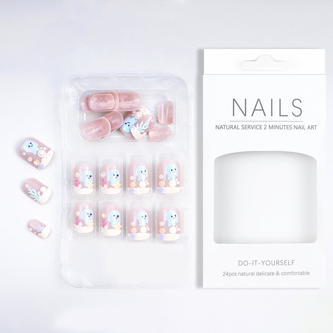 Creative nail art with marine motifs Bowlift