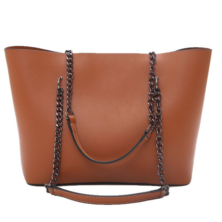 Elegant shoulder bag in minimalist design Bowlift