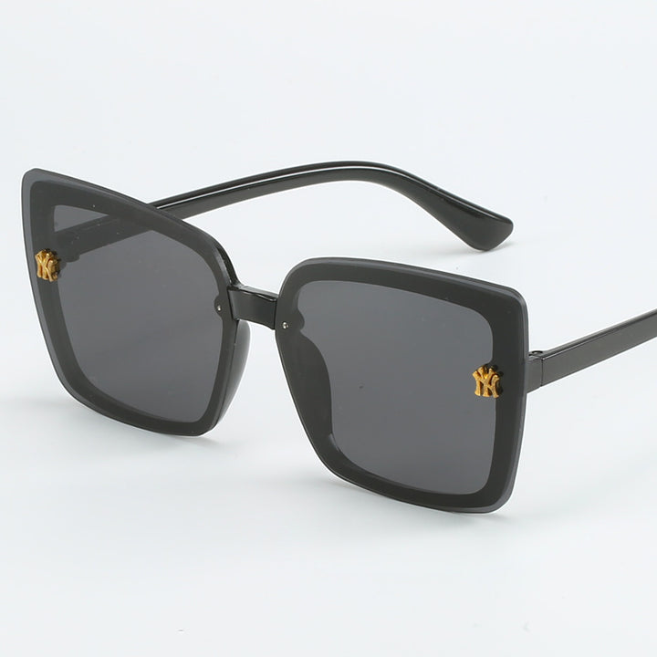 Ladies stylish square sunglasses with elegant details Bowlift