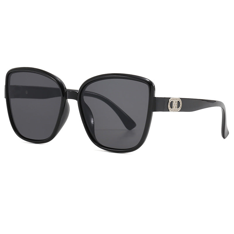 Women’s elegant oversized sunglasses in modern design Bowlift