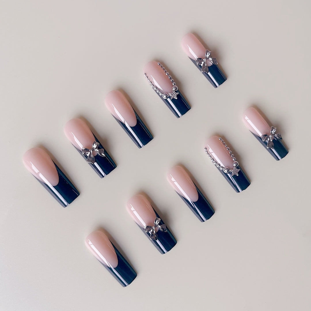 Artificial nail set with glamorous rhinestone accents and elegant 3D designs Bowlift