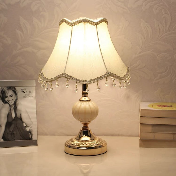 Vintage Floral Shade Table Lamp