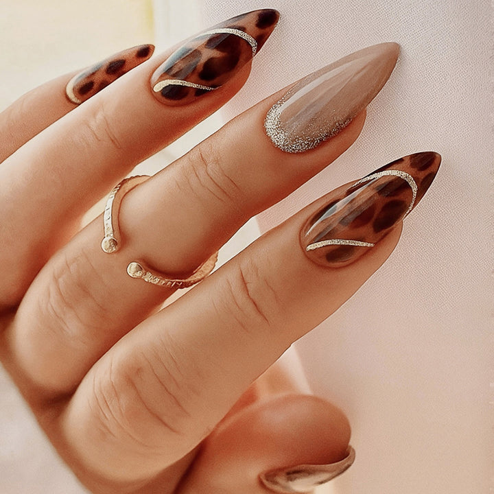Creative nail art set with glitter and leopard pattern Bowlift