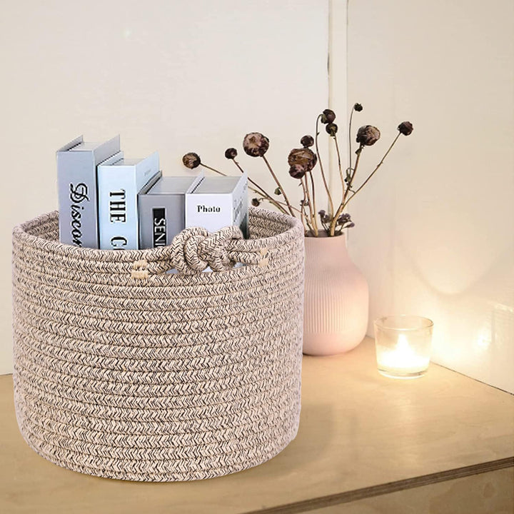 Women’s storage basket with decorative knot design Bowlift