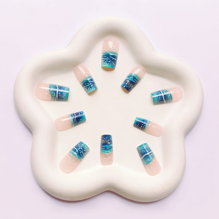 Nail art with creative ocean waves design Bowlift