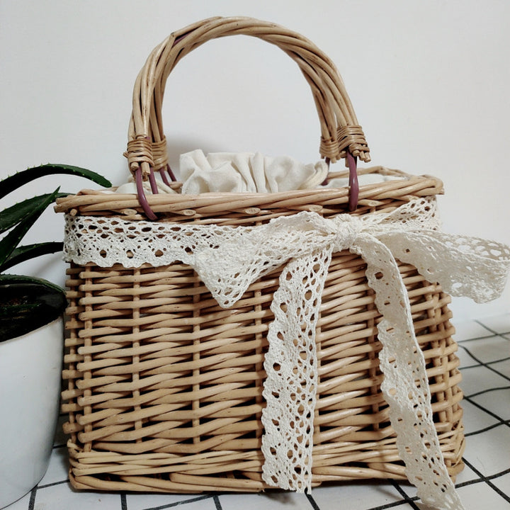 Women’s handbag with pearl chain Bowlift
