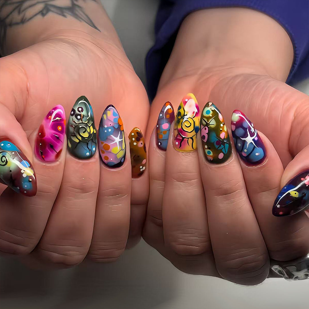 Artificial nails with handcrafted designs Bowlift