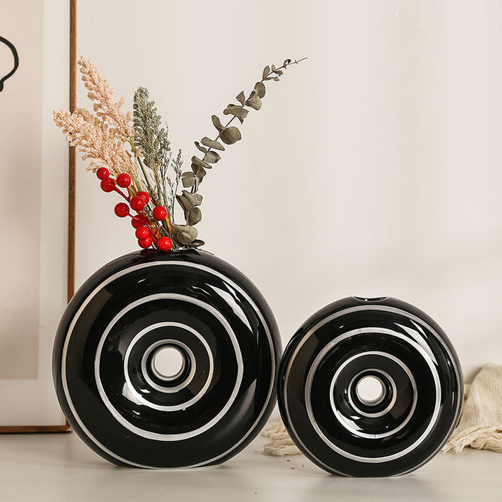 Modern and stylish ceramic vase Bowlift