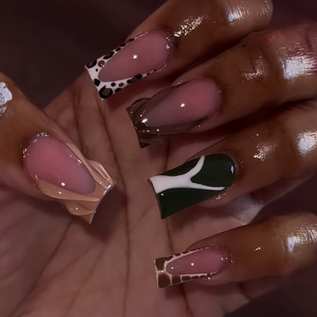 Artistic Press-On Nail Set with Unique Patterns Bowlift