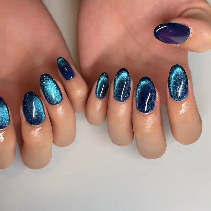 Artful Gel Nails with Shimmering Gradient Bowlift