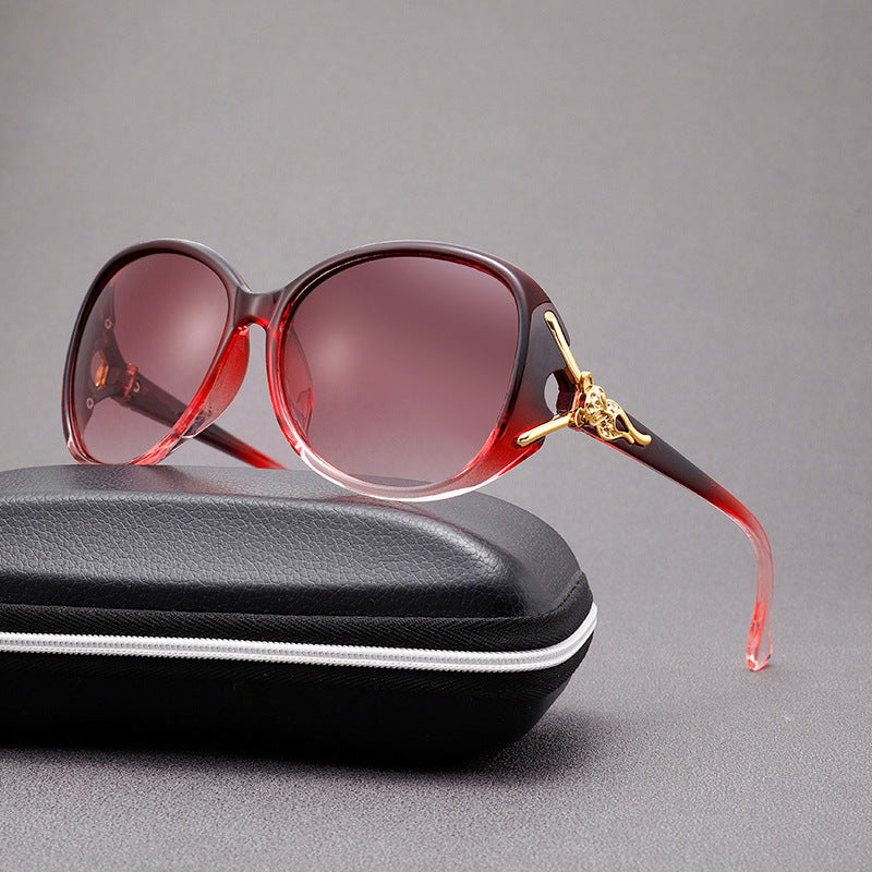 Women Oversized Sunglasses with Fashionable Gradient Design Bowlift
