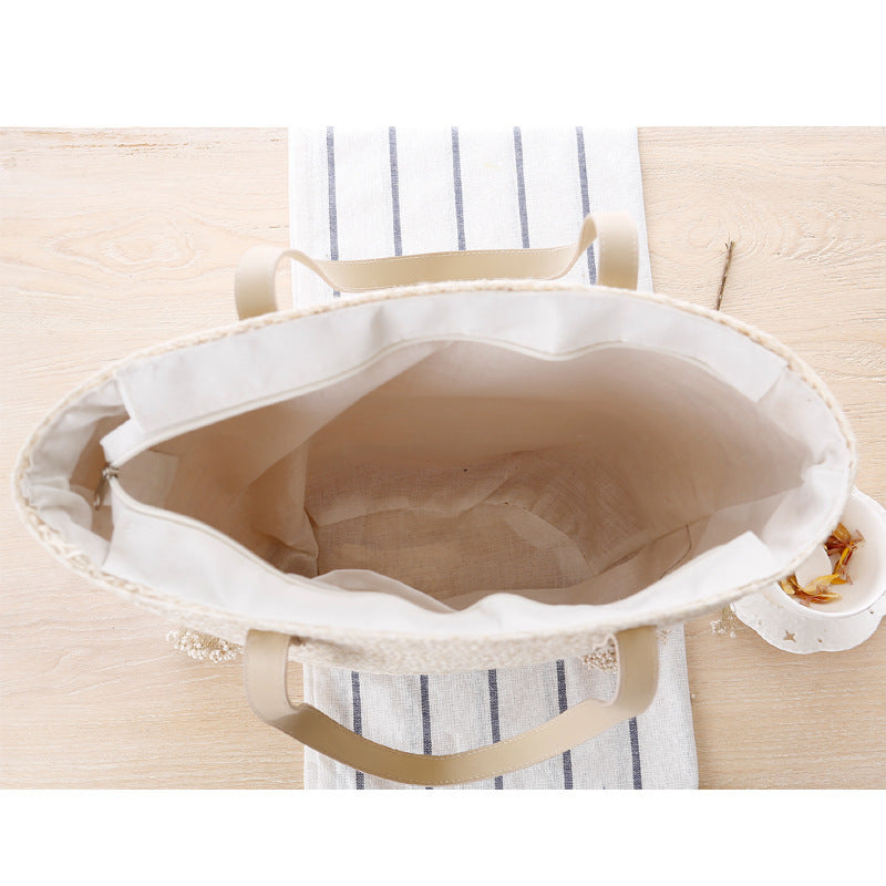 Straw bag with stylish knot closure Bowlift