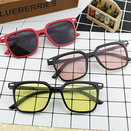 Women's modern square sunglasses with minimalist frame structure Bowlift