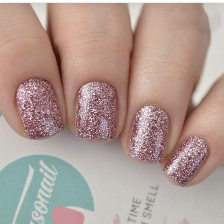 Glamorous Glitter Artificial Nails Bowlift